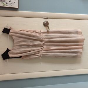 Jennifer Lopez sleeveless dress